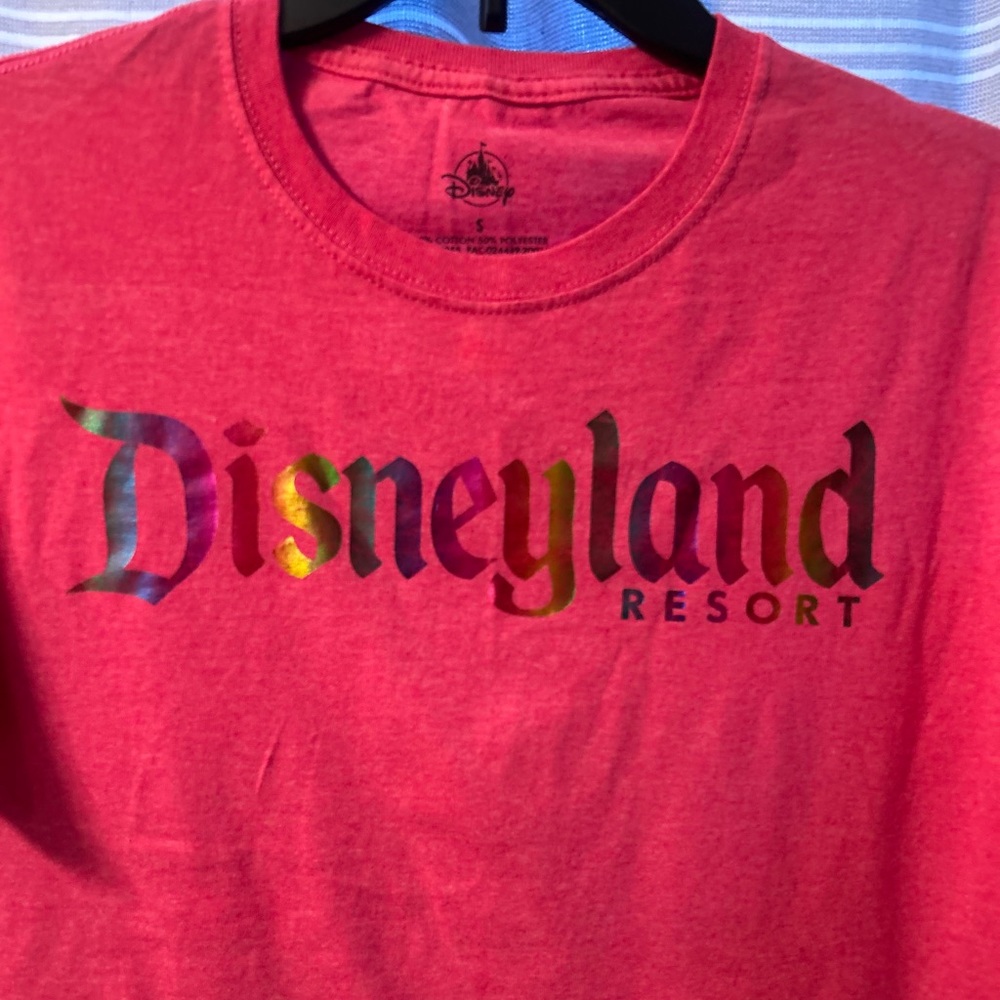 Disneyland Resort pink T-Shirt small
